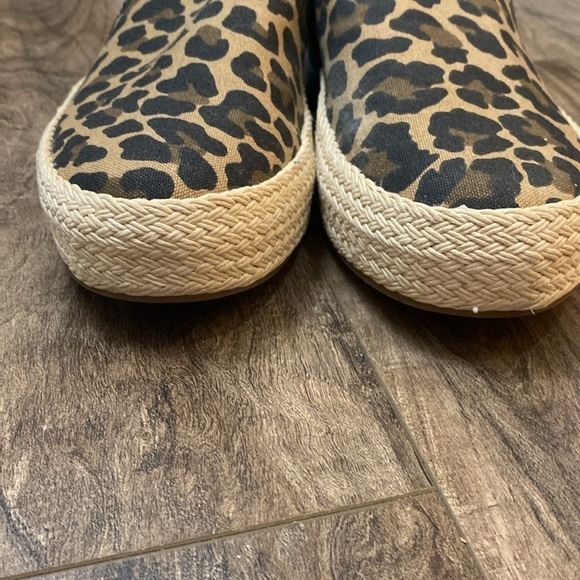 EUC True Craft Killa Leopard Print Fabric Espadrille Slip on Shoe Size 8 - Picture 2 of 9